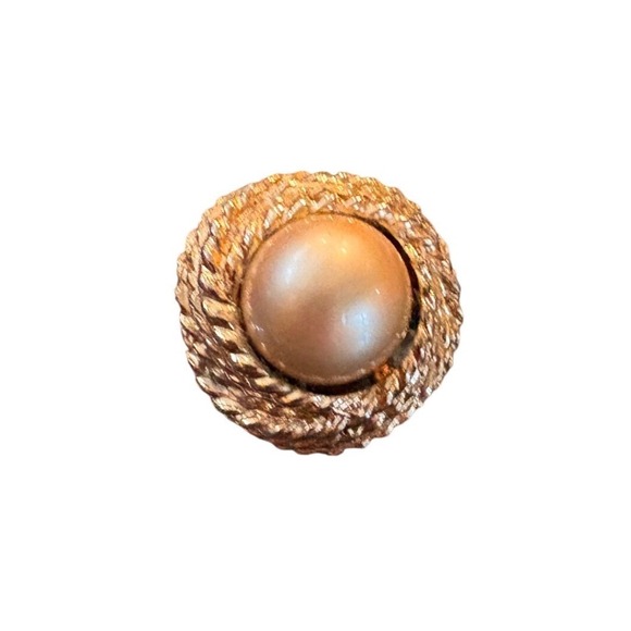 Kenneth Jay Lane Vintage Faux Mabe Pearl Gold Tone Rope Twist Clip On Earrings - Picture 1 of 4